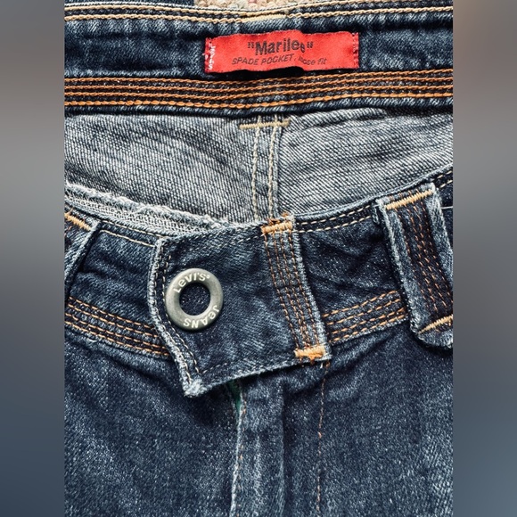 Levi’s “Marilee” Spade Rocket Loose Fit Waist 35 Length 29 - Picture 3 of 9